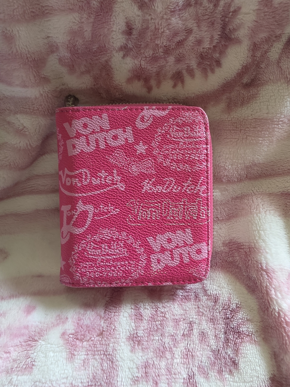 Von Dutch Pink Signature Zip Wallet